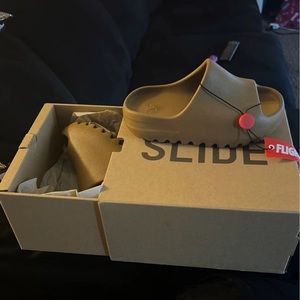 Kids Yezzy slides